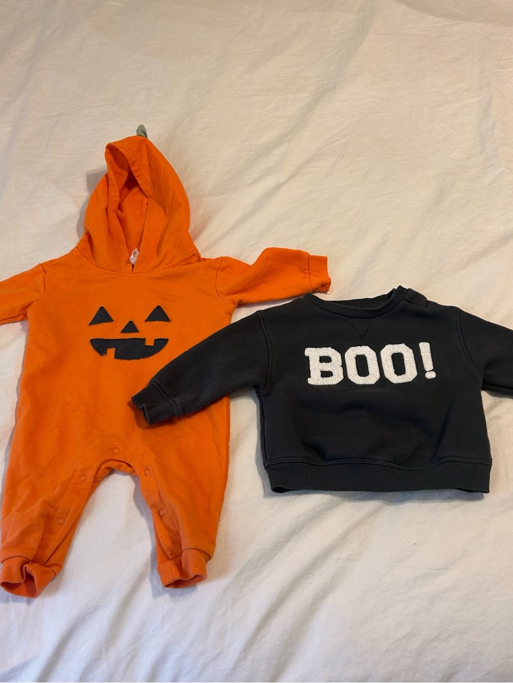 Bundle Of 2 Baby Halloween Clothes Size 0-3 Months Sweater And Bodysuit Pumpkin